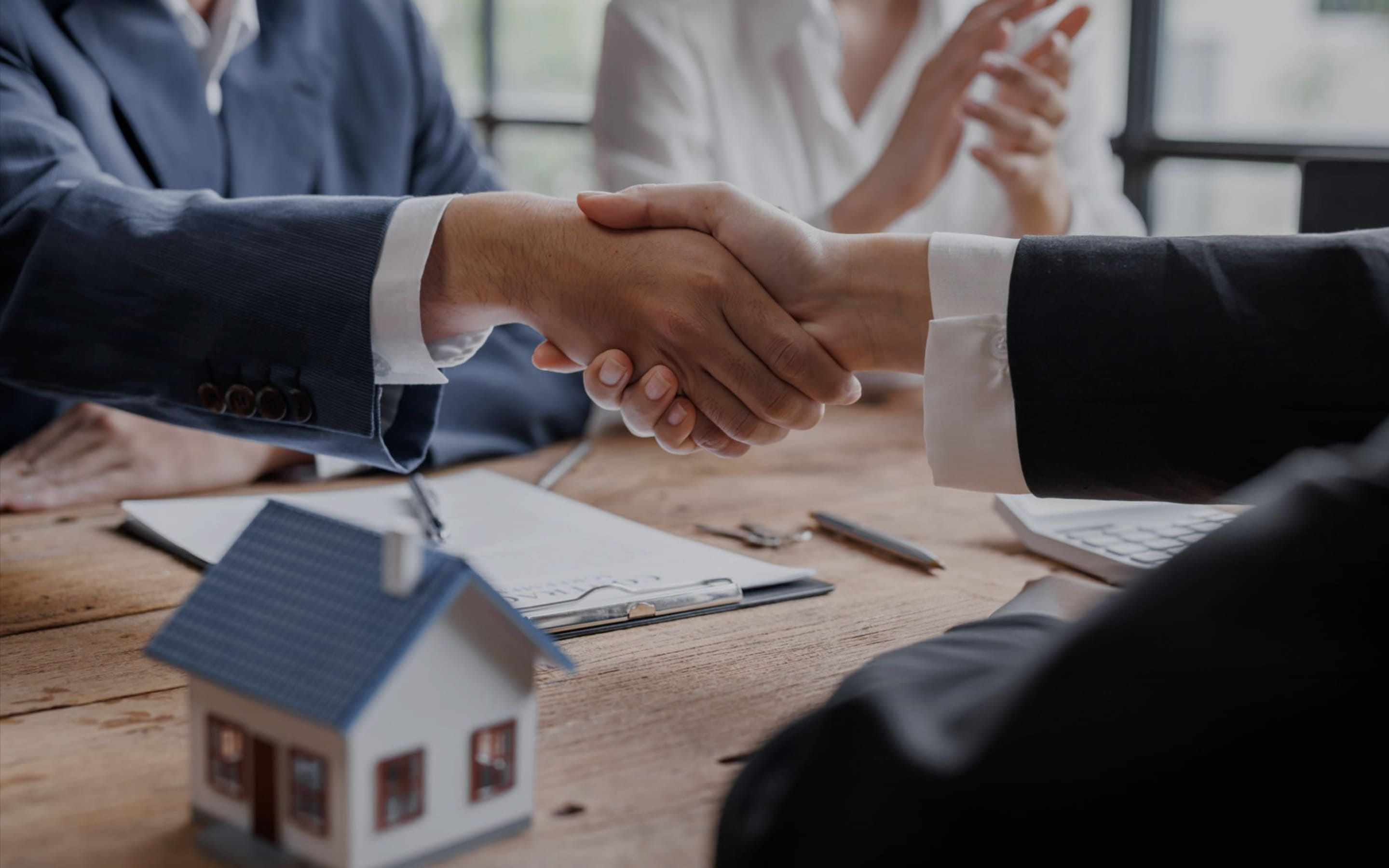 事業内容 MV 背景